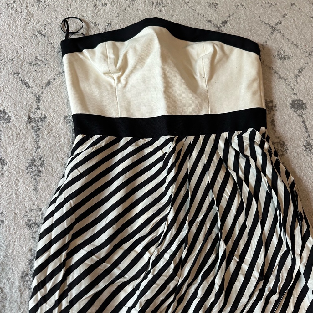 Elegant Black and White Strapless Dress